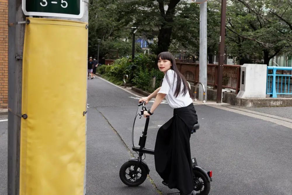 Ride Electric Scooters Without a Helmet
